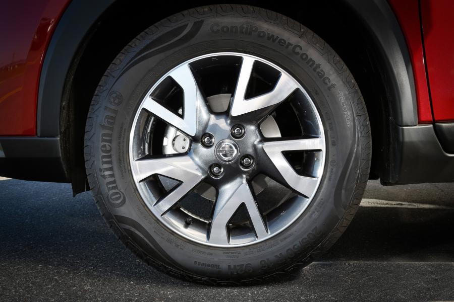 Колеса Nissan Kicks S 2016 года  (LA) (фото 13 из 30)